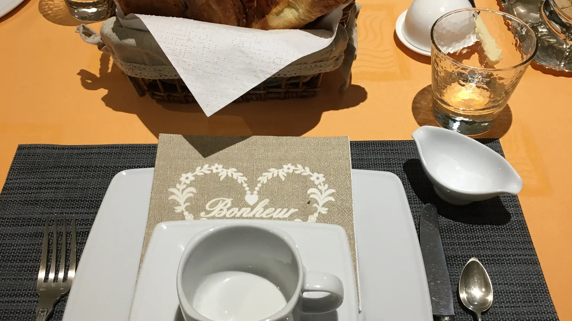 Table petit-déjeuner