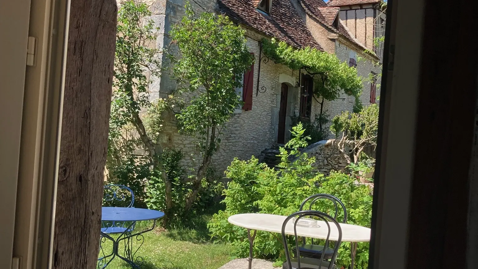 La Chapelle côté cour