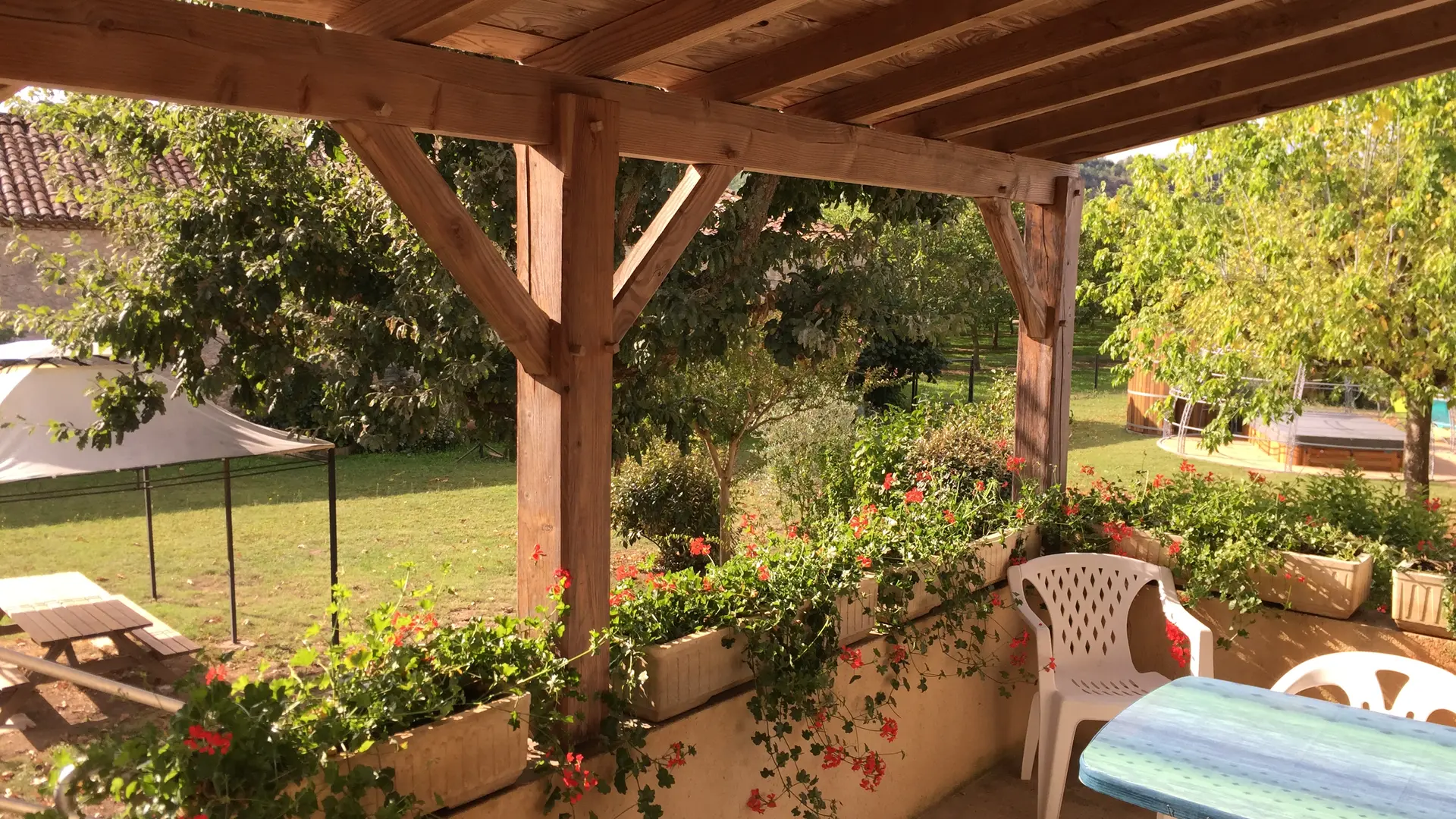 Terrasse et vue sur jardin