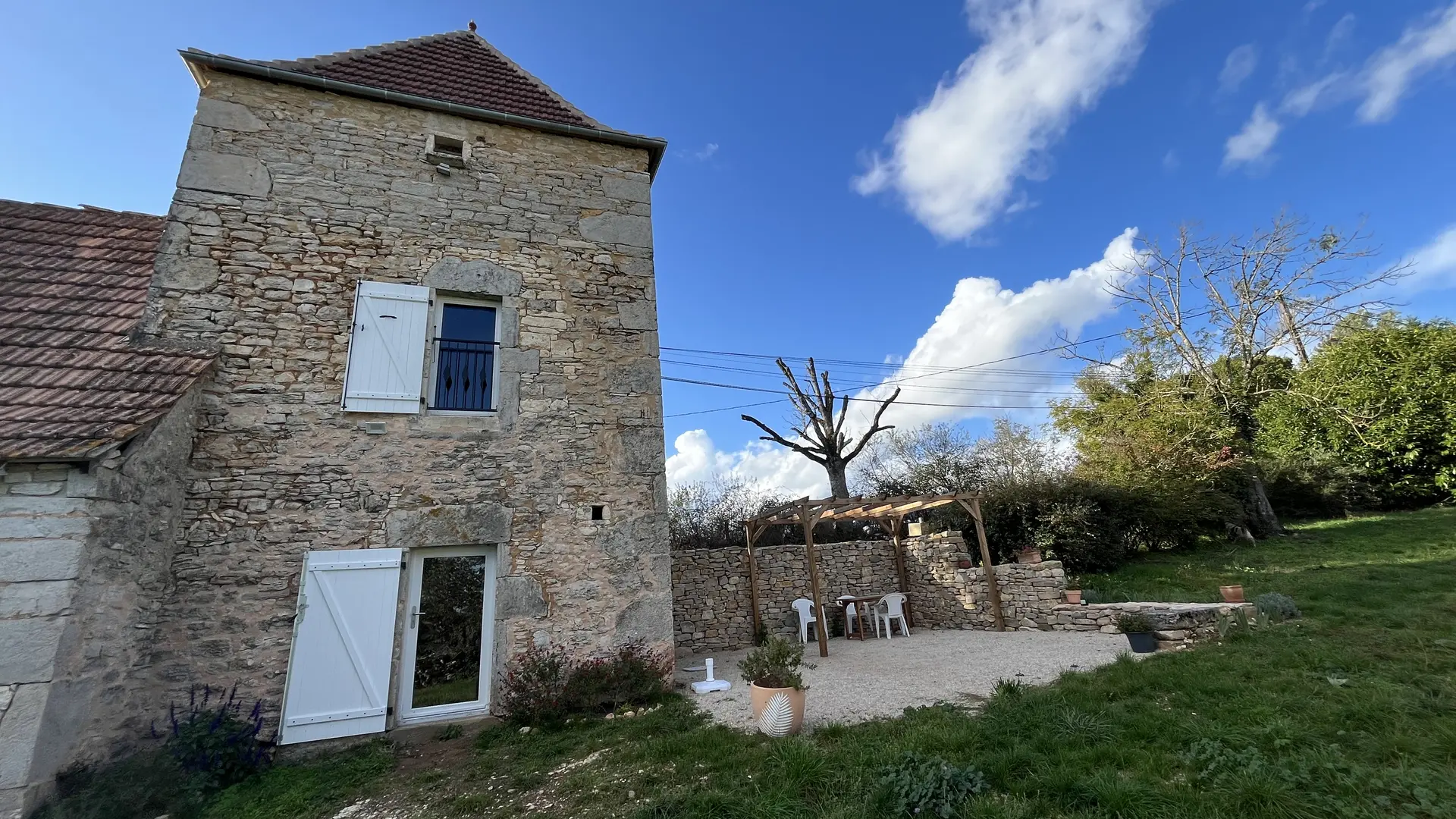 La Tour pigeonnier du XVIIIe siècle gîte