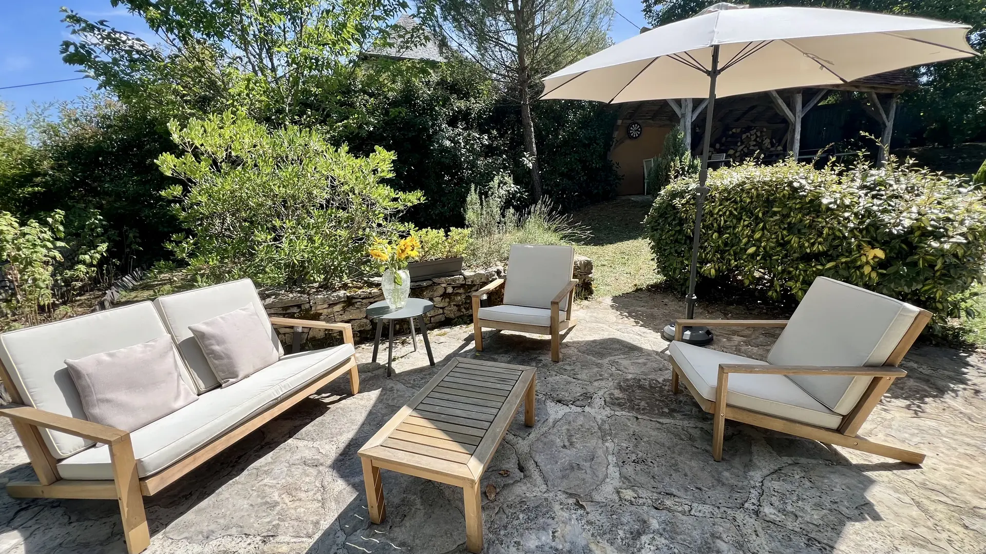 Terrasse gîte La Blanchie Haute