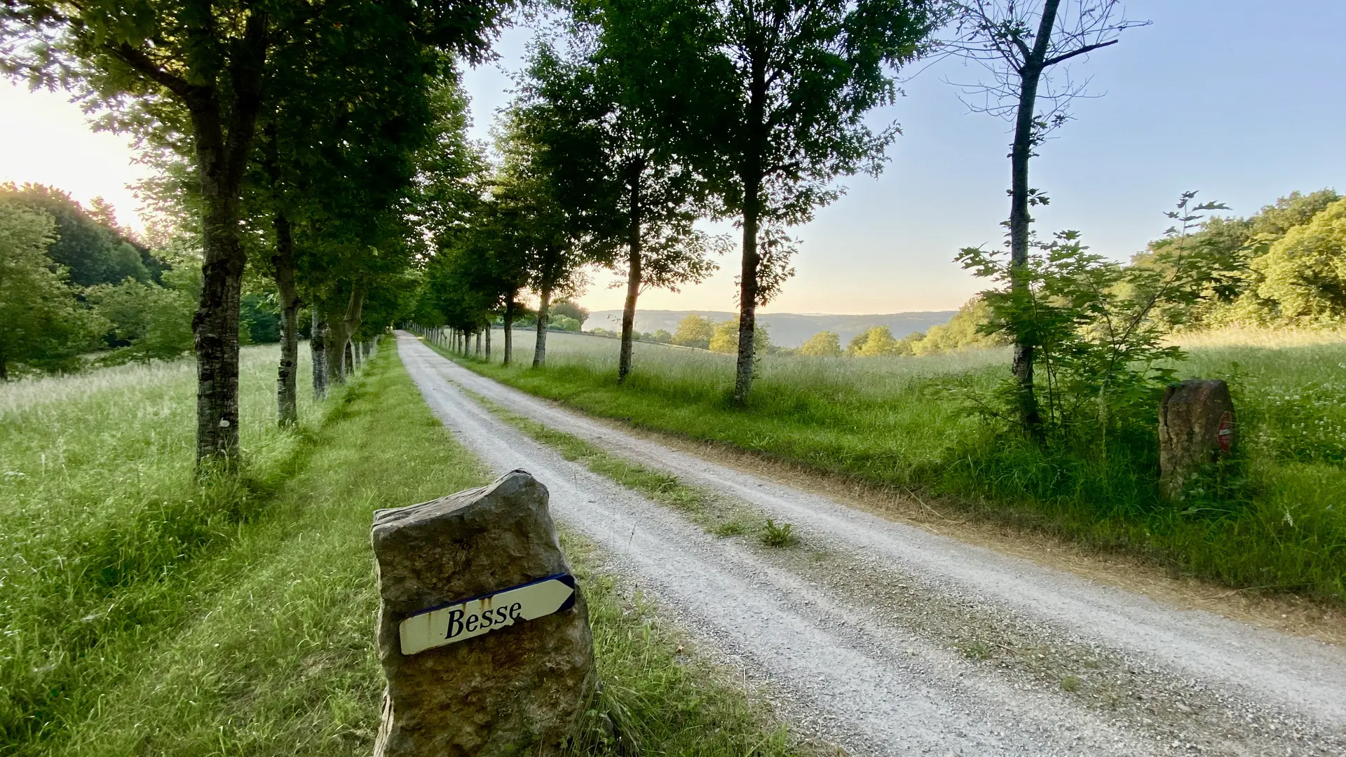 arrivée a besse par son allee