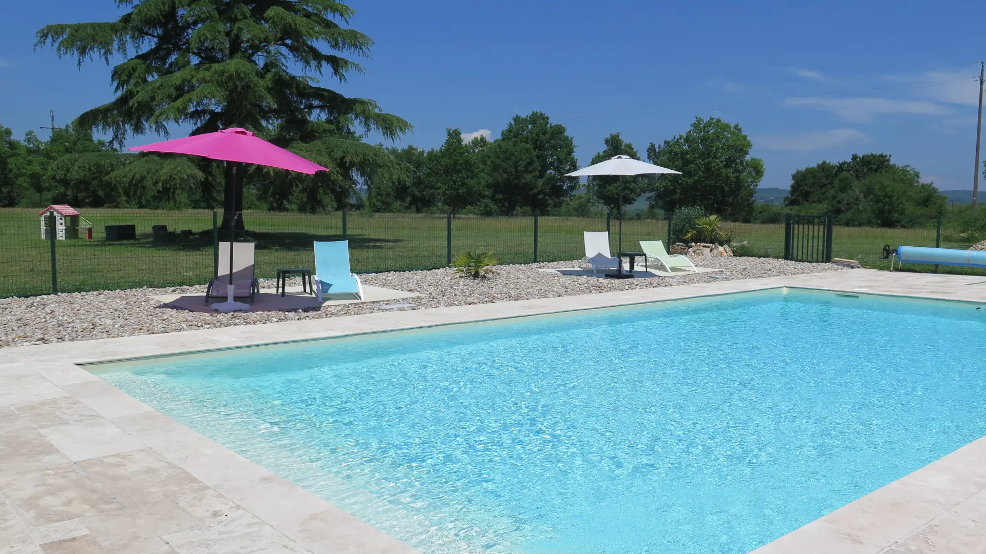 Piscine et ses nouvelles terrasses