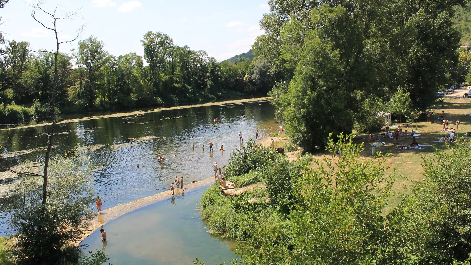 Castelfranc Baignade dans la rivière Lot