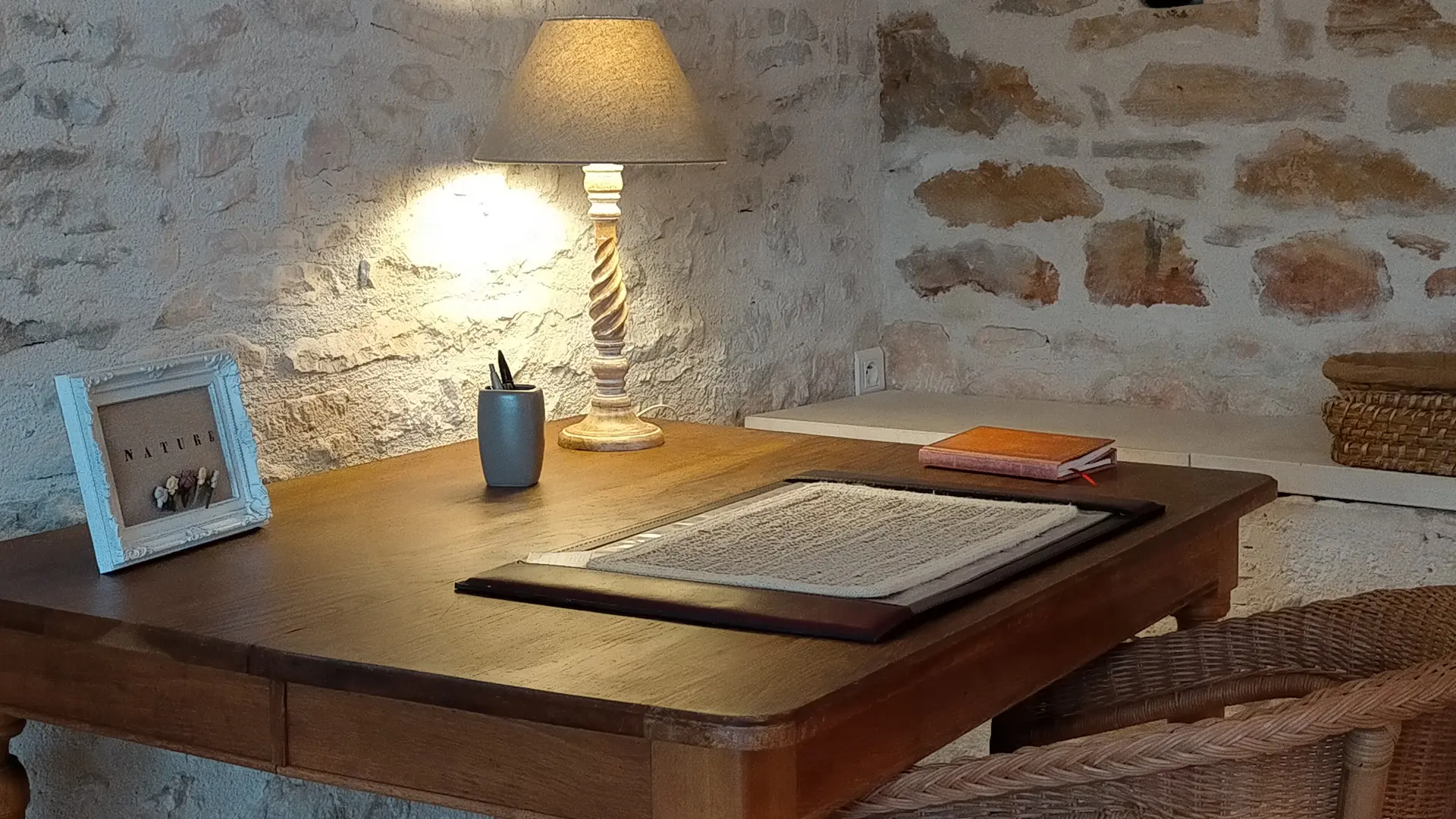 coin bureau dans chambre 