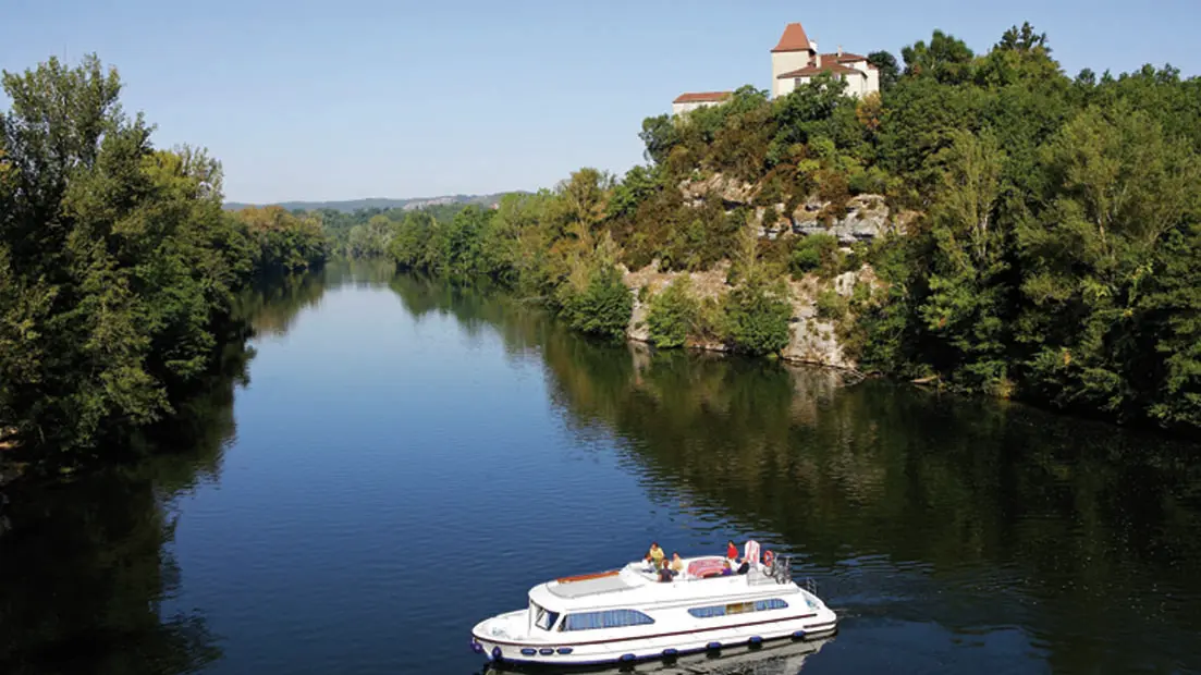 Douelle : Navigation sur la Rivère Lot