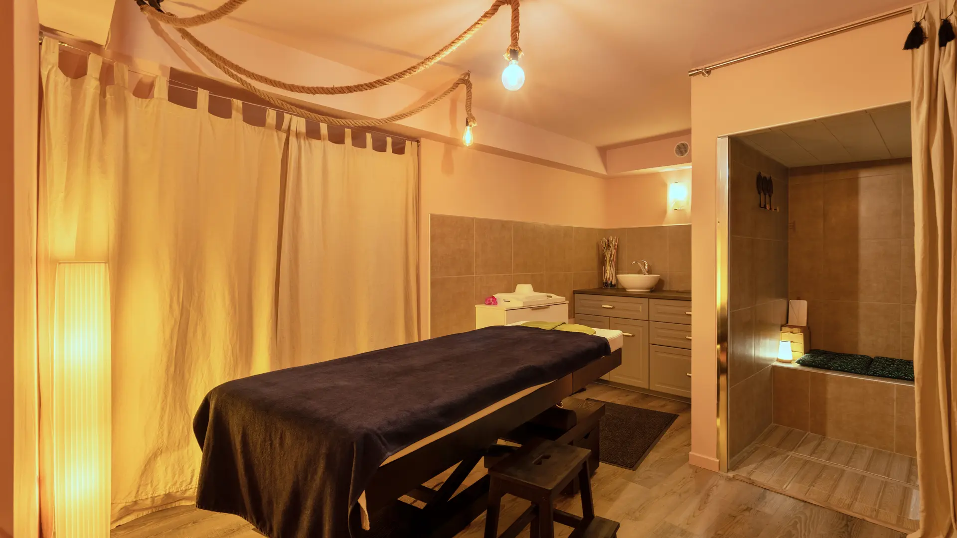 Institut salon de massage Aroma Zen Figeac (1)