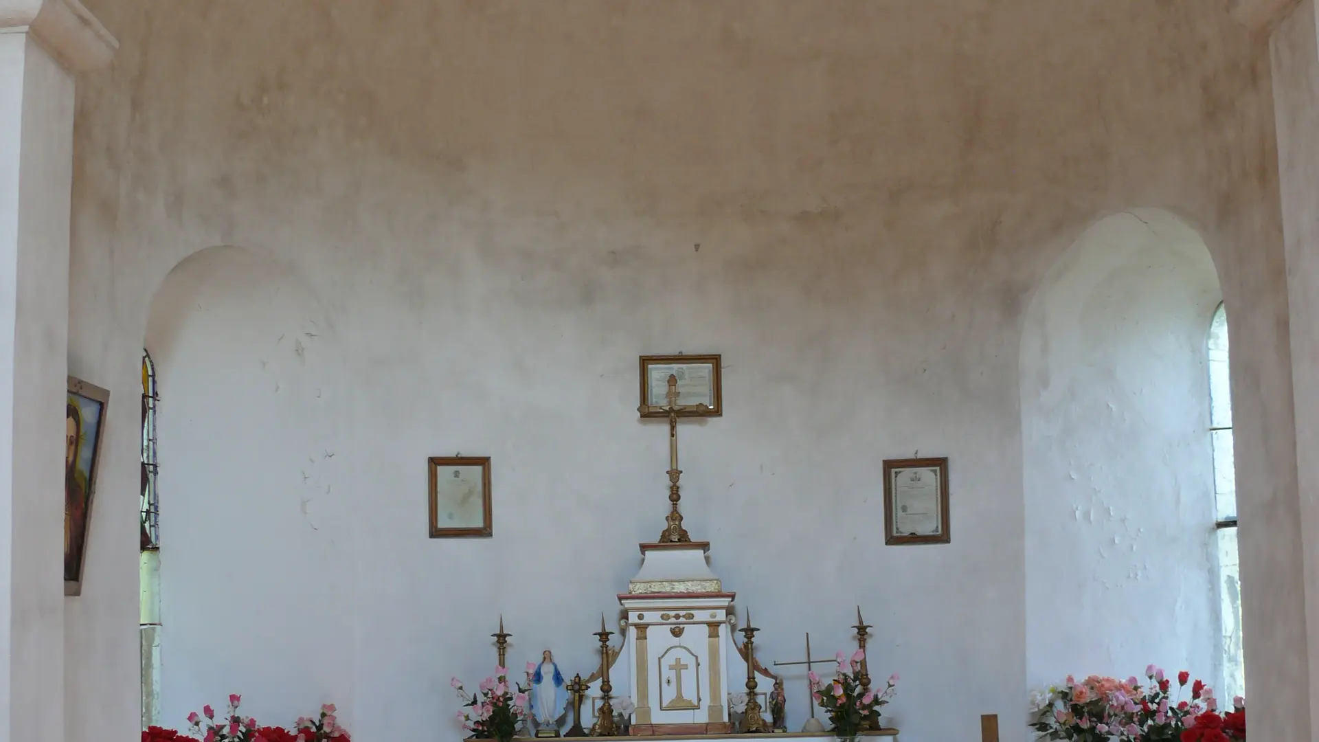 Interieur de la chapelle Sainte-Croix