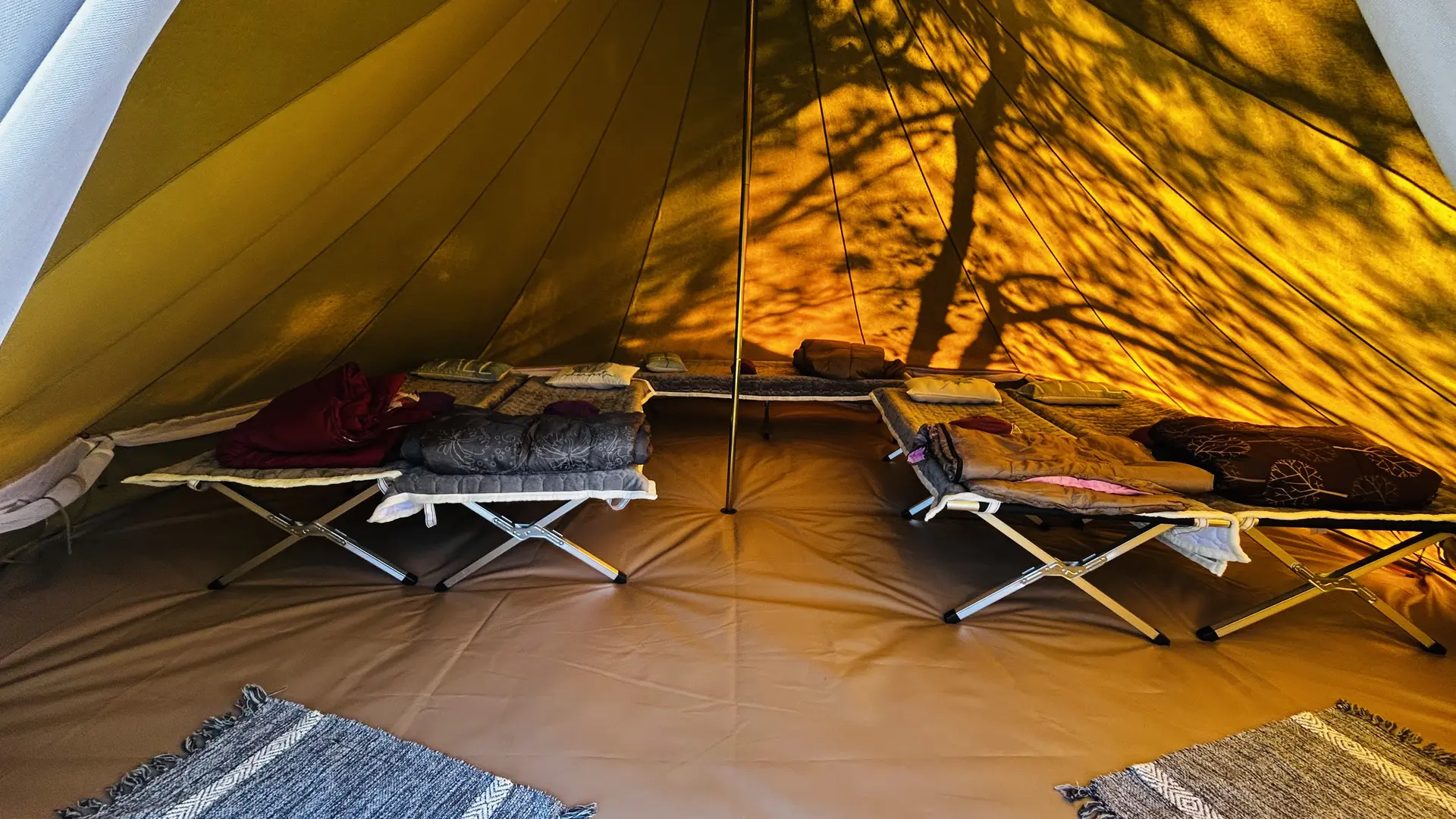Intérieur tente
