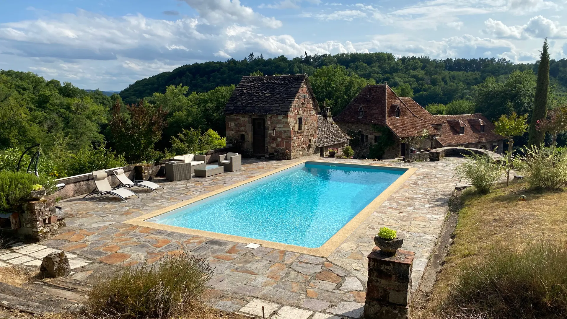 L'Atelier du Reyrand - Vue piscine1