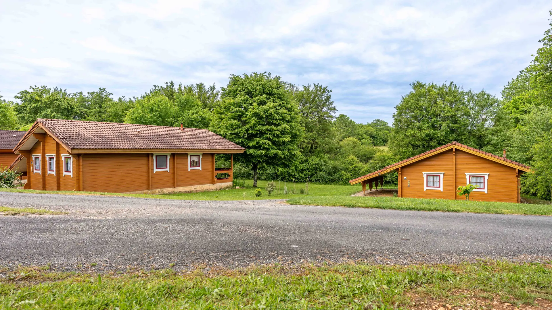 les 2 chalets vue arrière