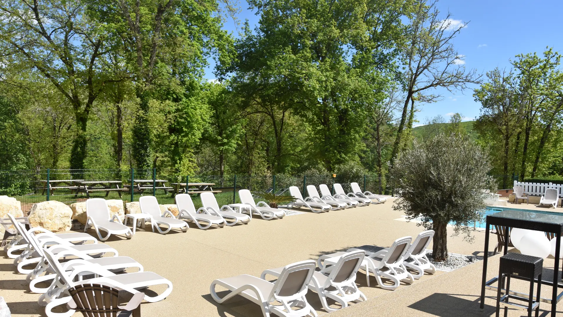 La Chêneraie Village de Vacances -lot-avec-piscine (2)