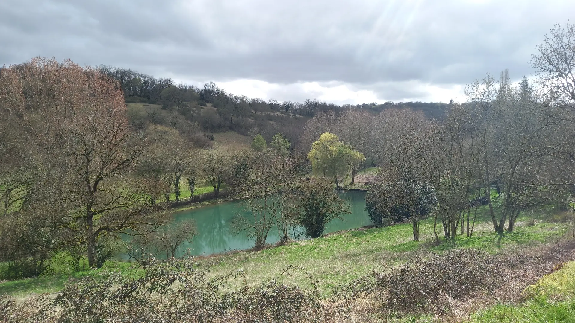 Lac en face de maison