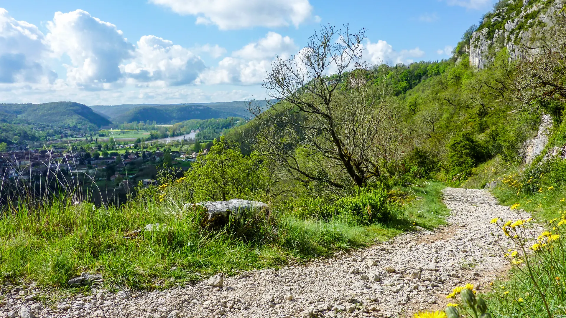 Lacaunhe - Point de vue sur la vallée © Lot Tourisme - C. Sanchez