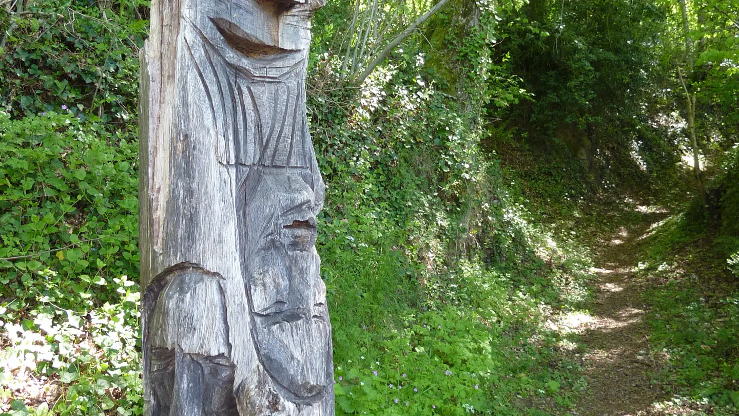 Latouille-Lentillac - Statue sculptée dans le bois, oeuvre de Louis Verdal_04 © Lot Tourisme - C. Sanchez