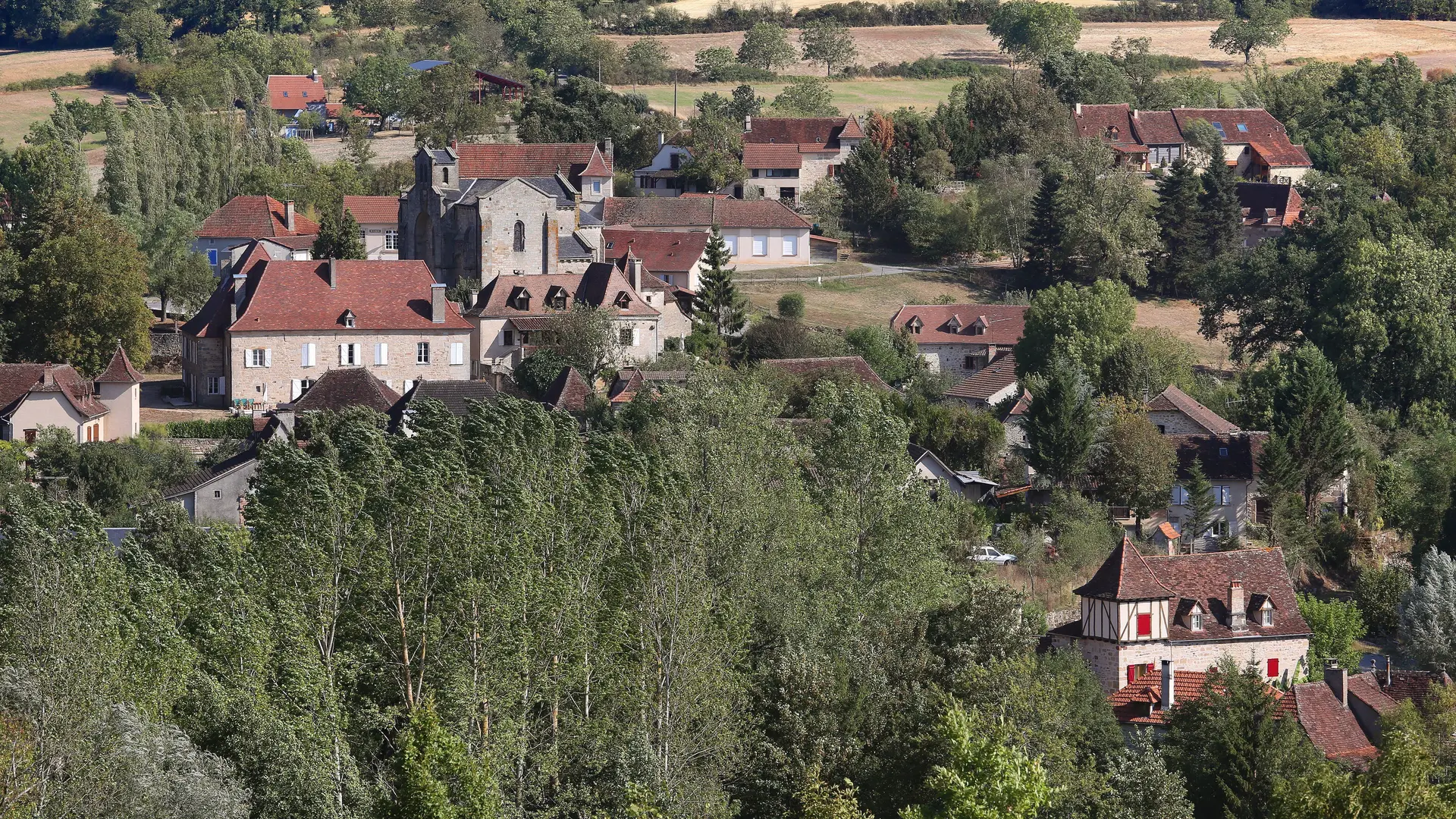 Le Bourg : Le village