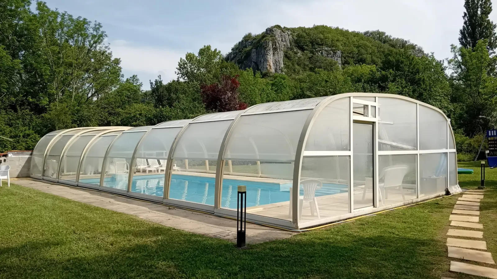 Le Cabanon piscine