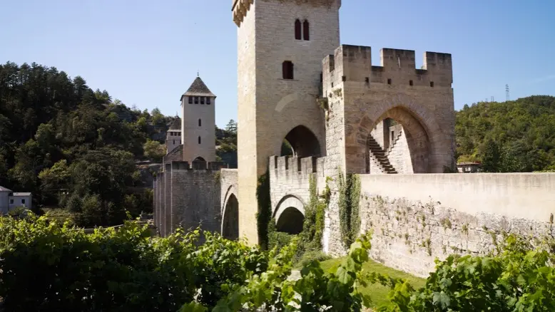 Le Jardin d'Ivresse - Pont Valentré--Lot Tourisme - CRT Midi-Pyrénées, D. VIET