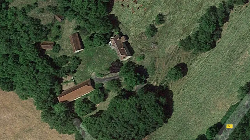 Le-bas-du-domaine