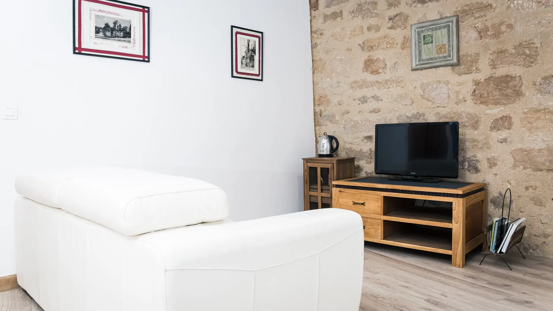 Le Pressoir-salon des hotes 1