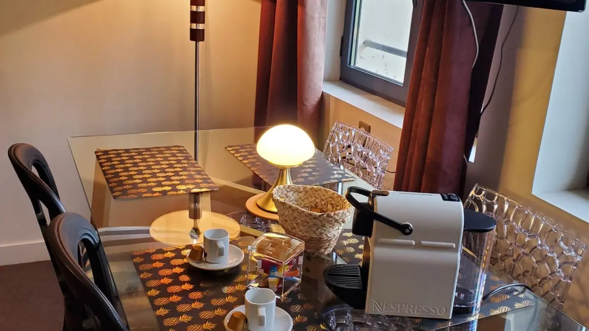 Le silence des grenouilles Table à manger
