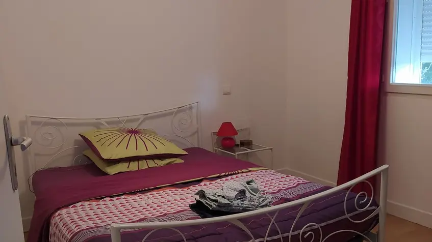 LocationBetaillon-PuyD'arnac_chambre2