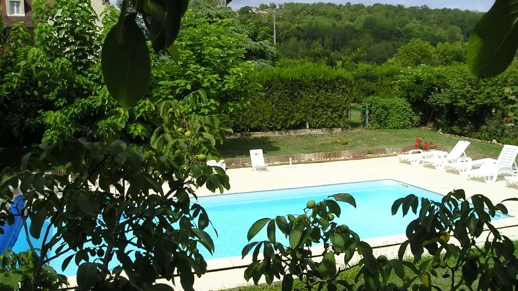 LocationLesRosiers-StSozy_piscine coverte