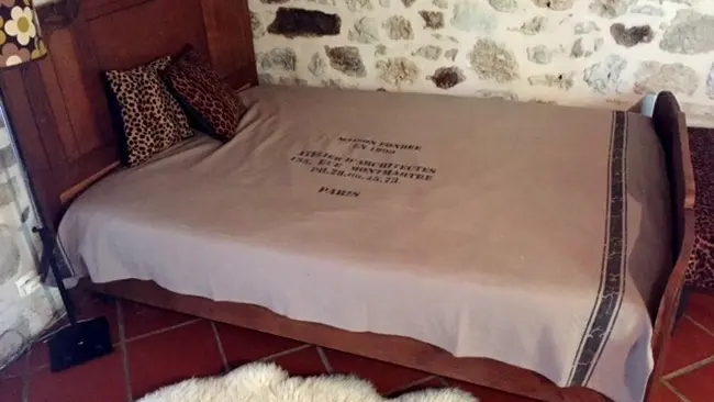 LocationVIGNAIS-Queyssac-les-Vignes_chambre2