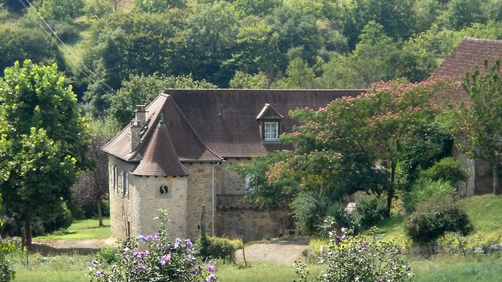 LocationVIGNAIS-Queyssac-les-Vignes_maison