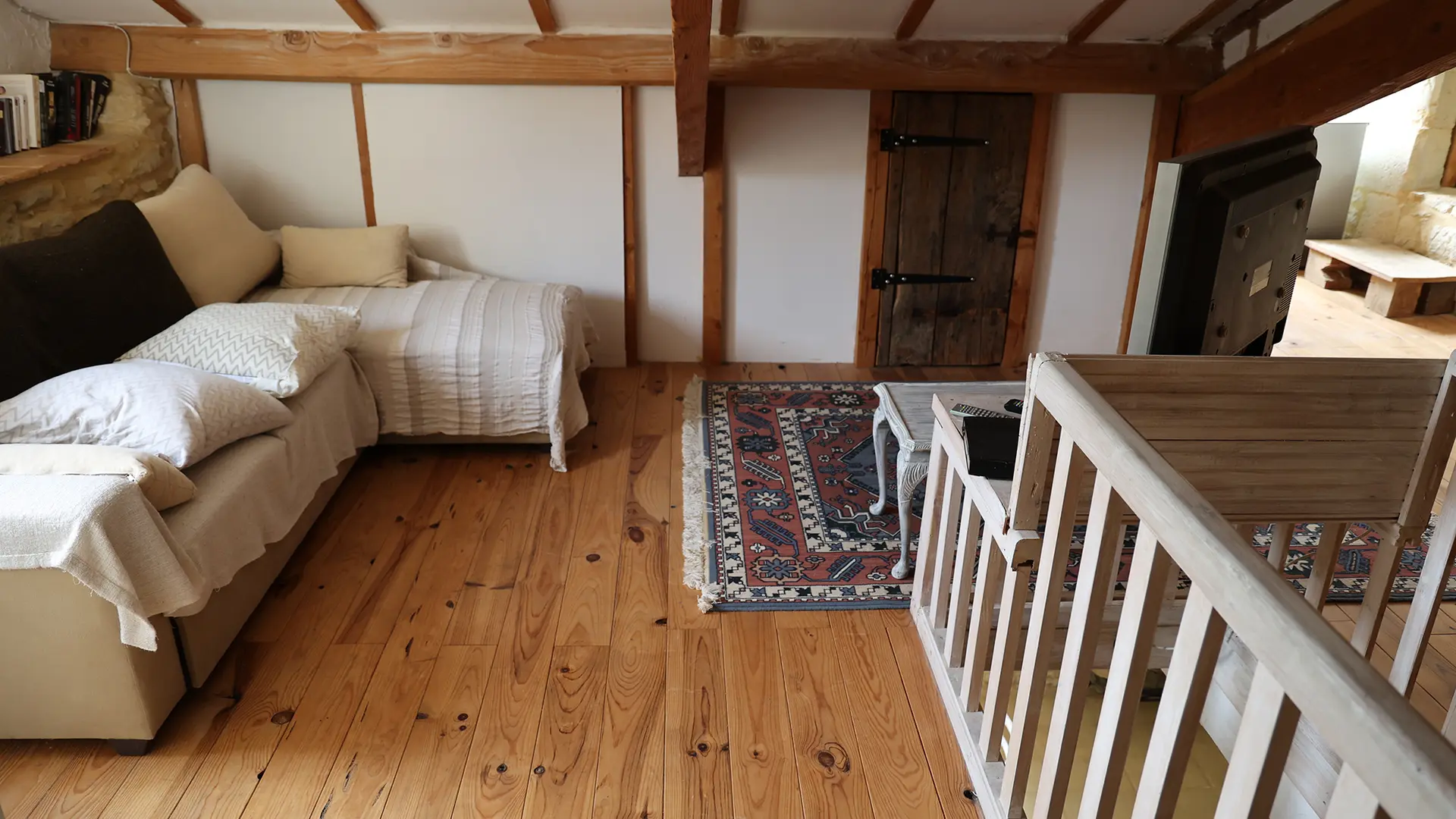 MEZZANINE Canapé et coin TV