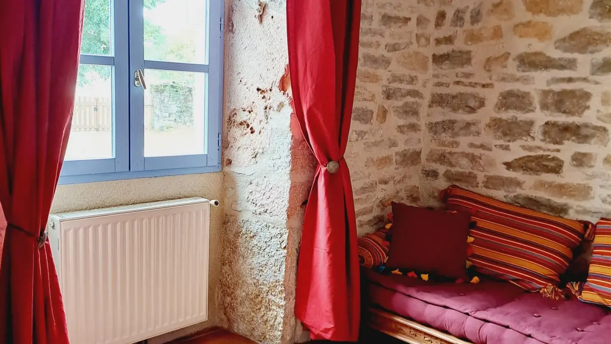 Maison 1765 chambre rouge