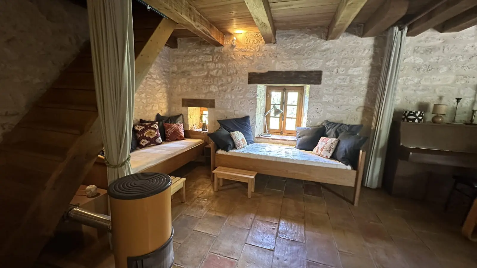 Maison escalier salon