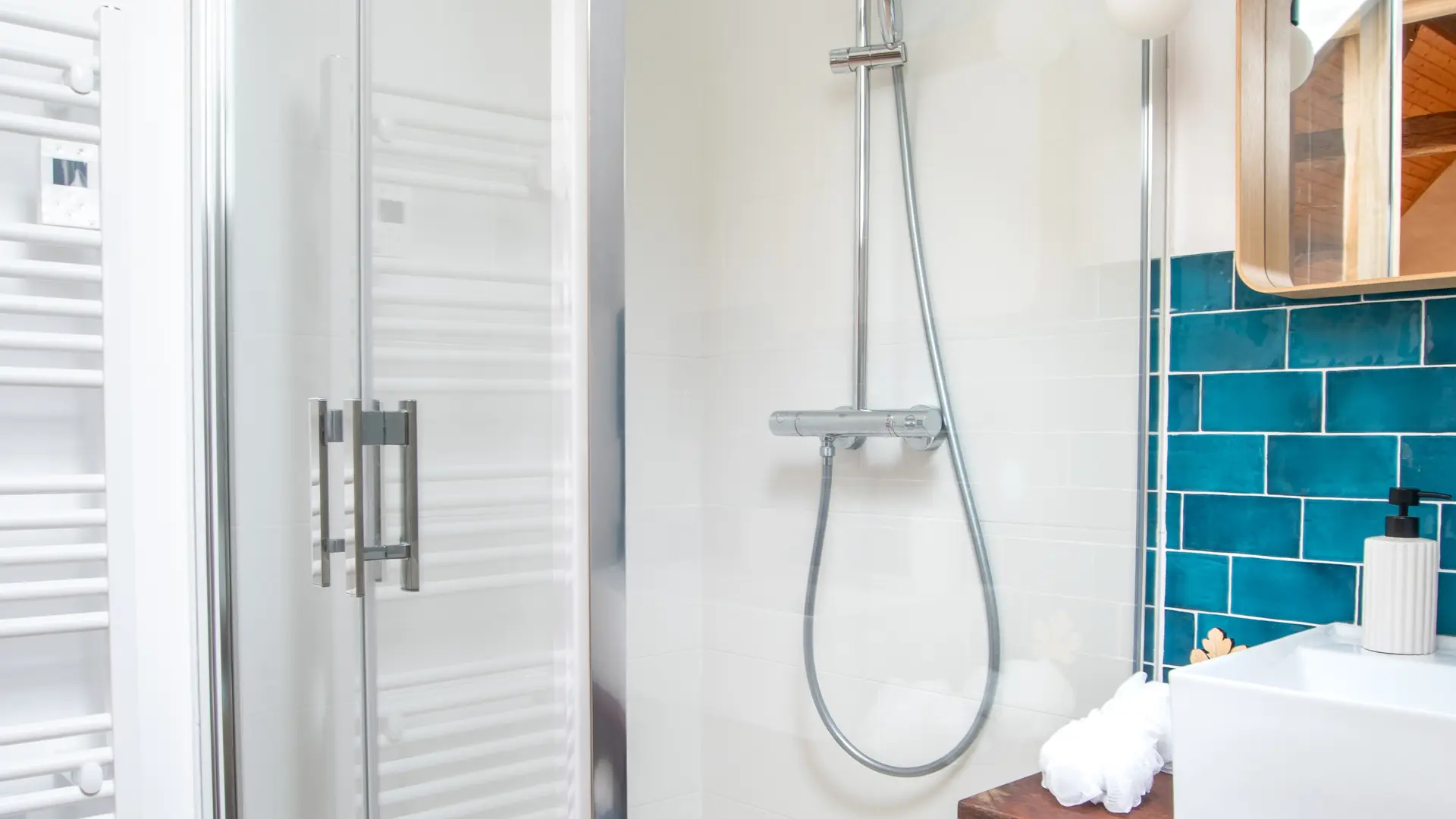 Mas d'Oliu Martel - Salle de douche étage