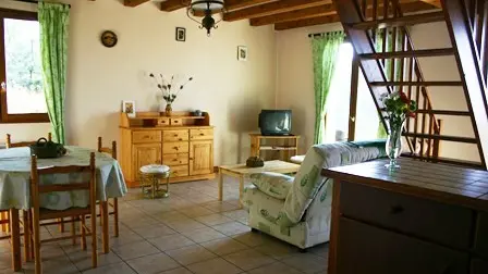 Meublé-hospital-aubazine_salon2
