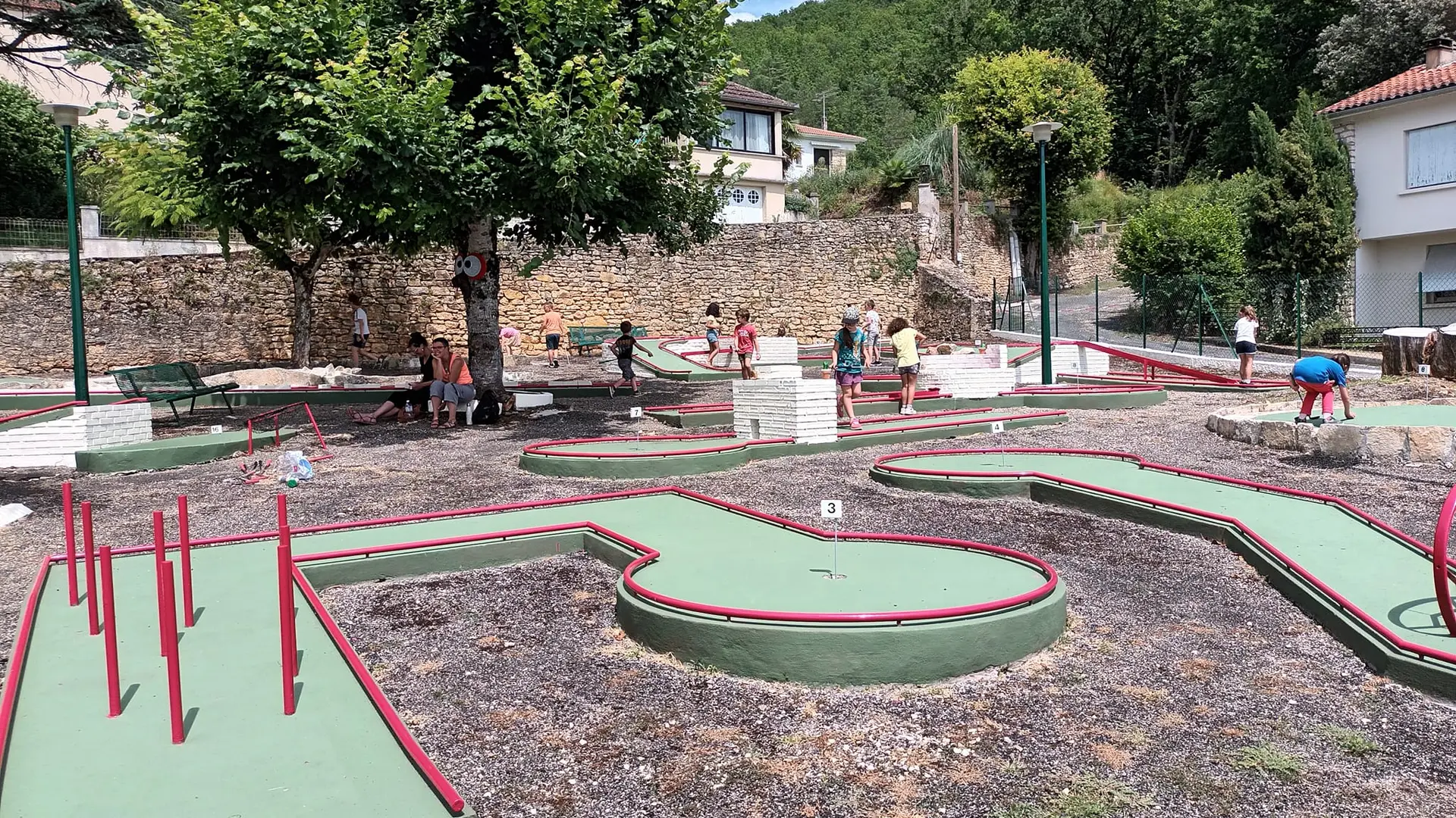 Mini golf de Duravel ©Gordon Kerr