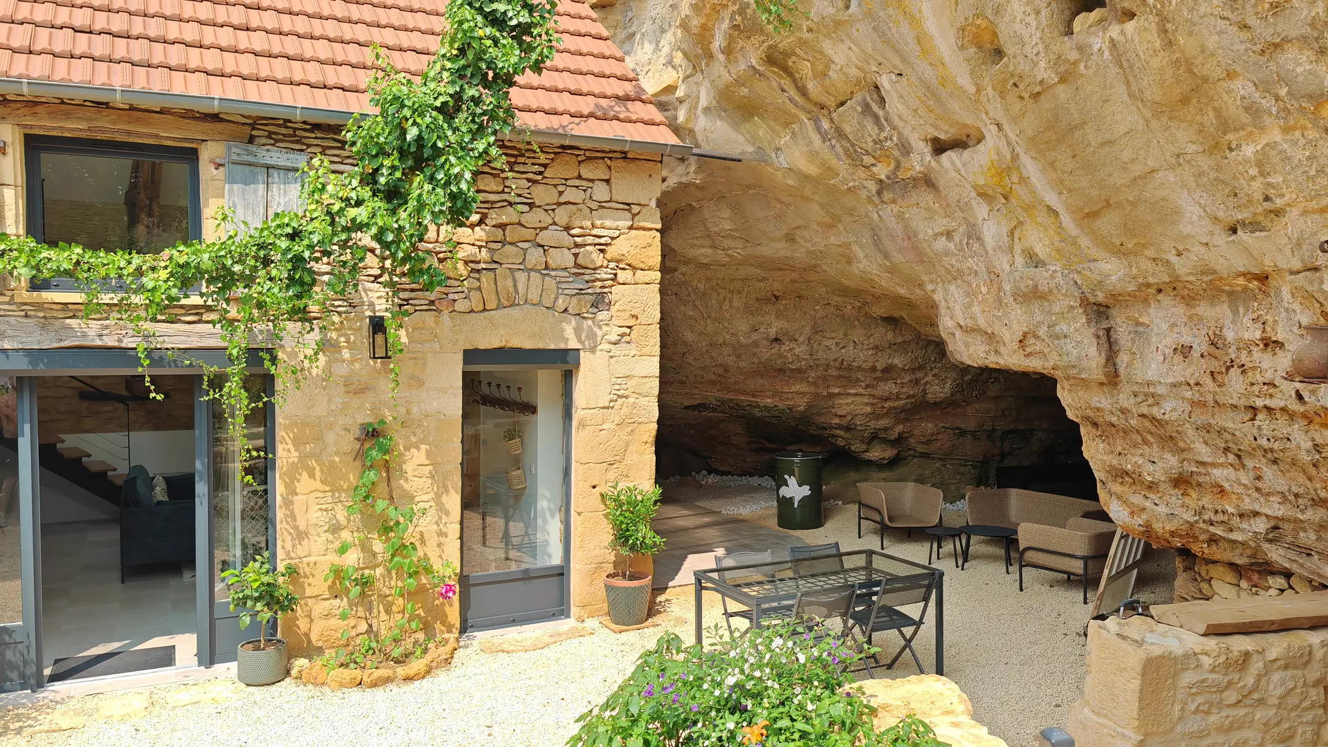 MilhaRoc_Façade Grotte