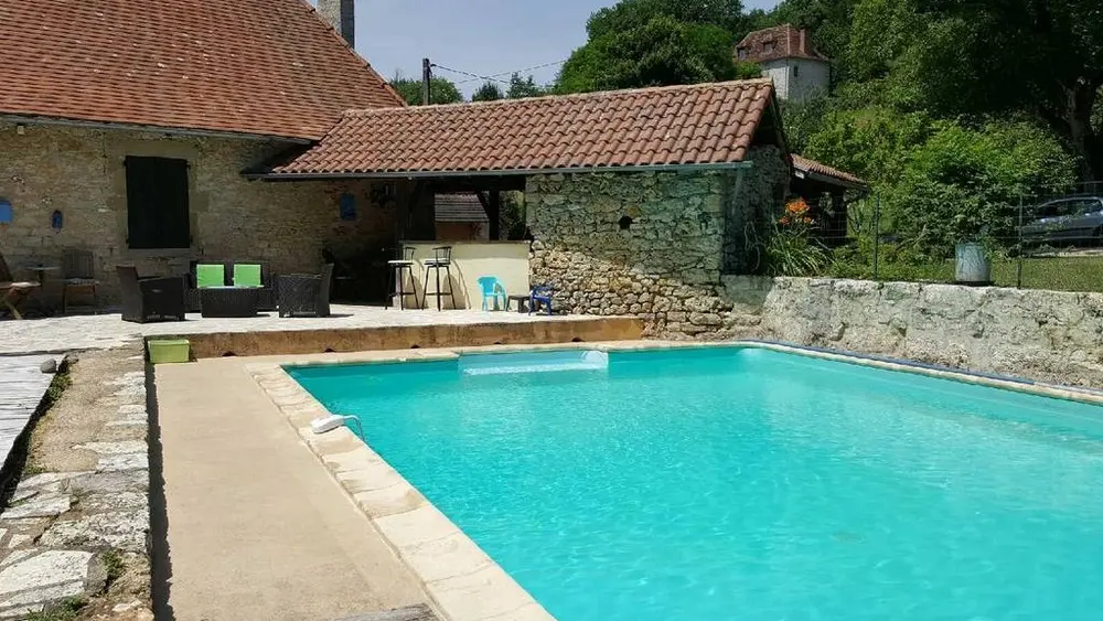 MoulinDuPouget-LaChapelleAuxSaints_vuePiscine