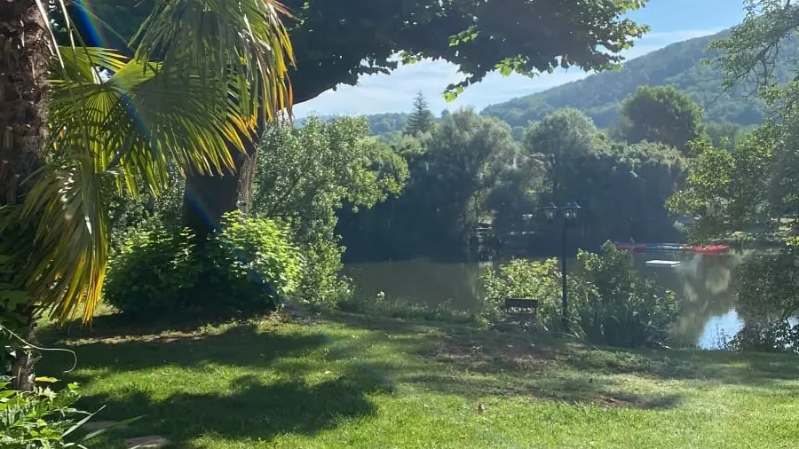 Noyer sur le Lot Jardin