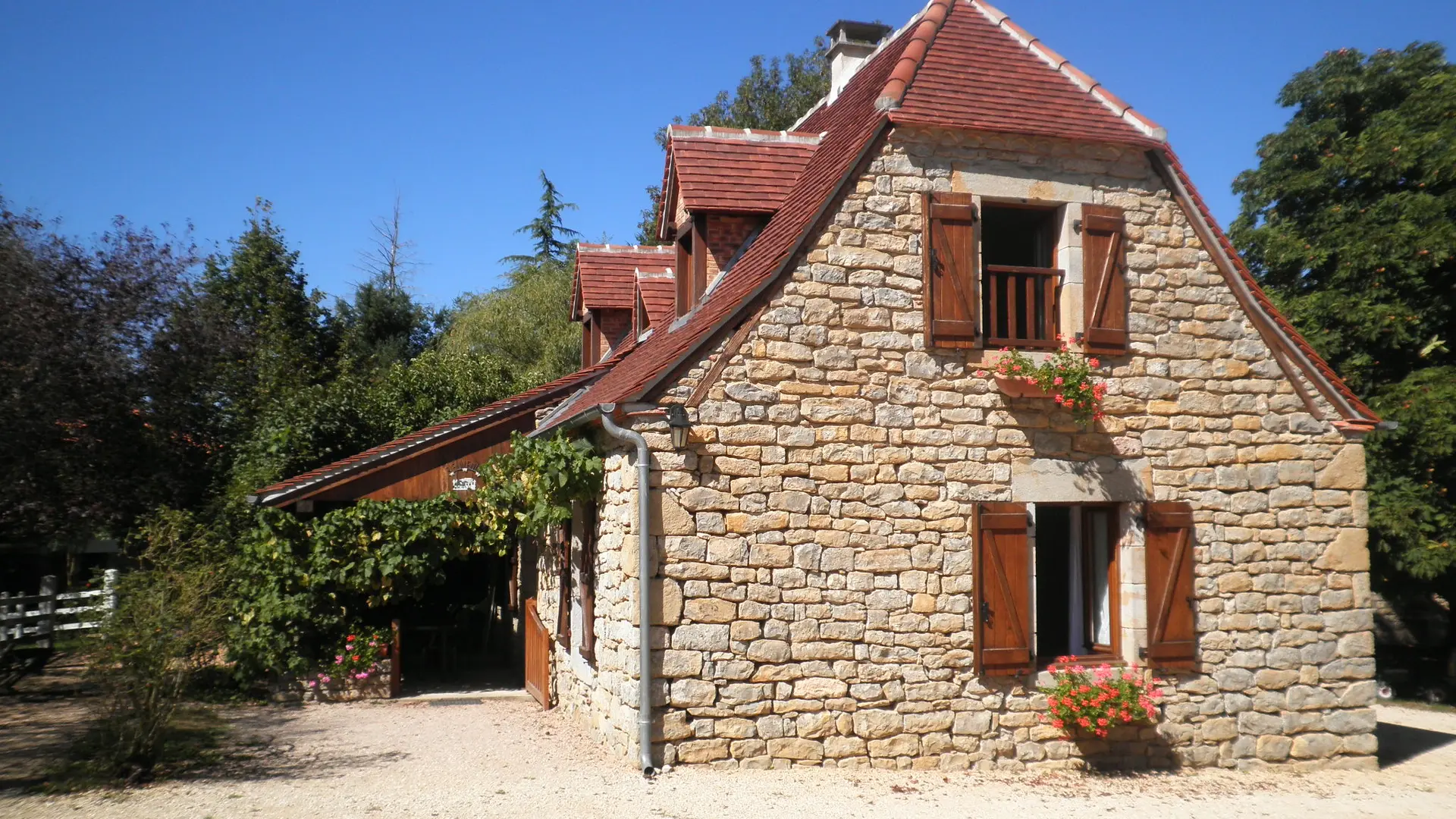 Gîte de La Tour *** La cour