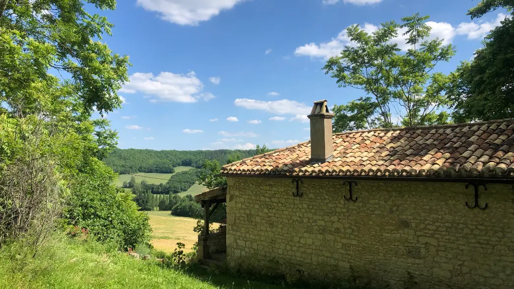 entourée par la nature