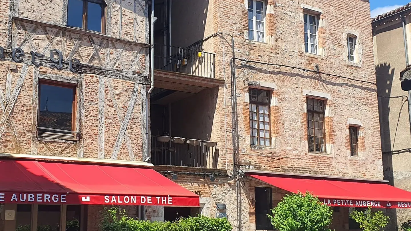 façade La Petite Auberge Cahors