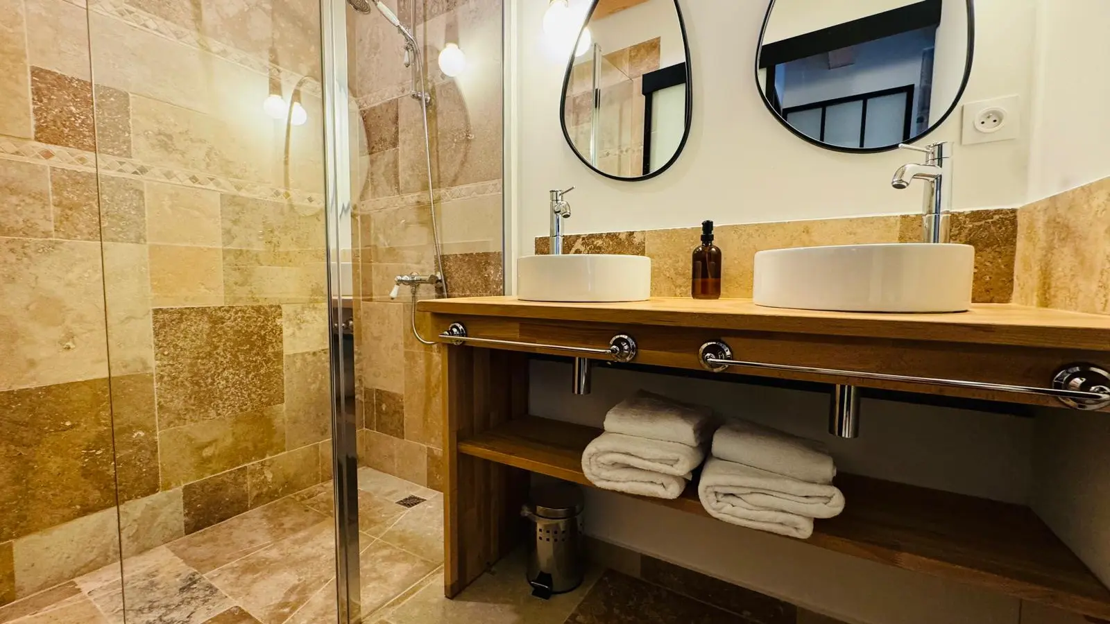 Salle d'eau appartement 3 Rocamadour