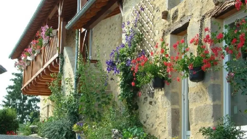 PHOTO appartement dans cour de ferme