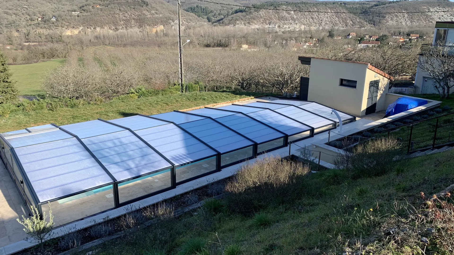 PISCINE ABRIS FERME 1