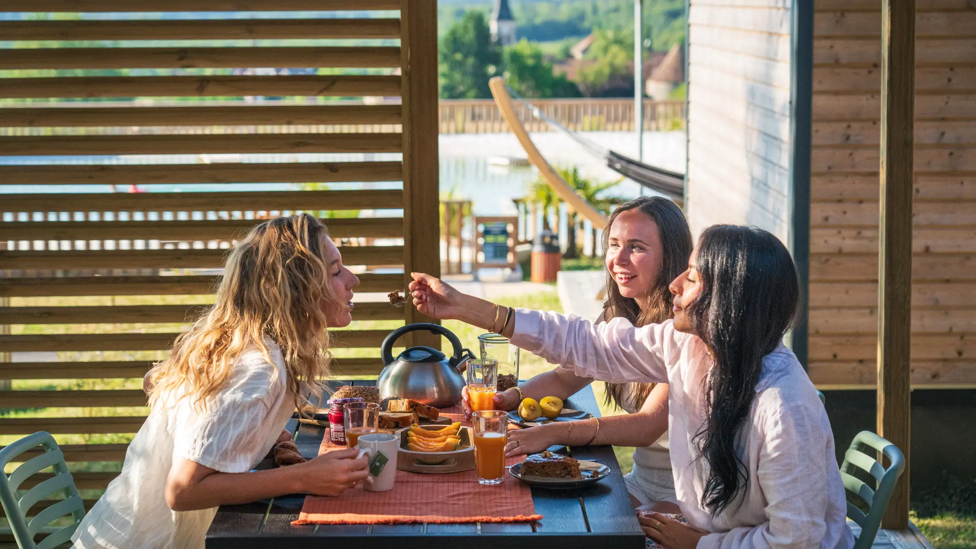 Petit Déjeuner au Camping 4 etoile