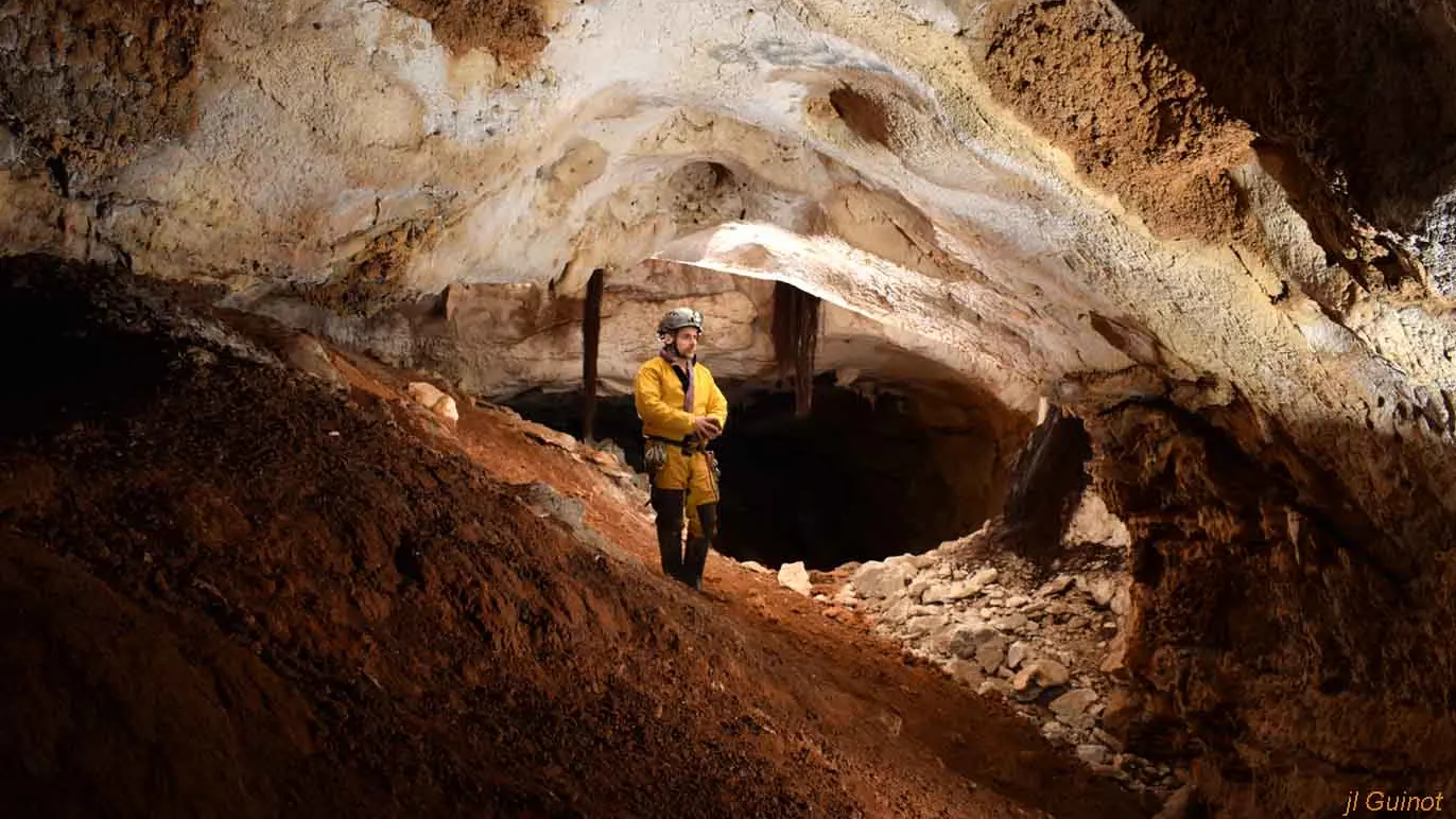 quercy aventure speleologie dans le Lot