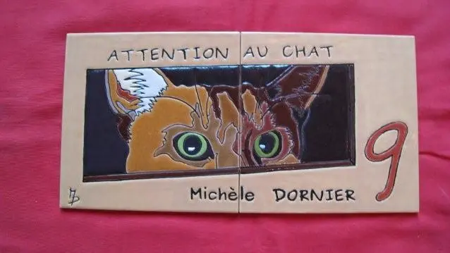 Plaque de porte personnalisée. Travail de stagiaire