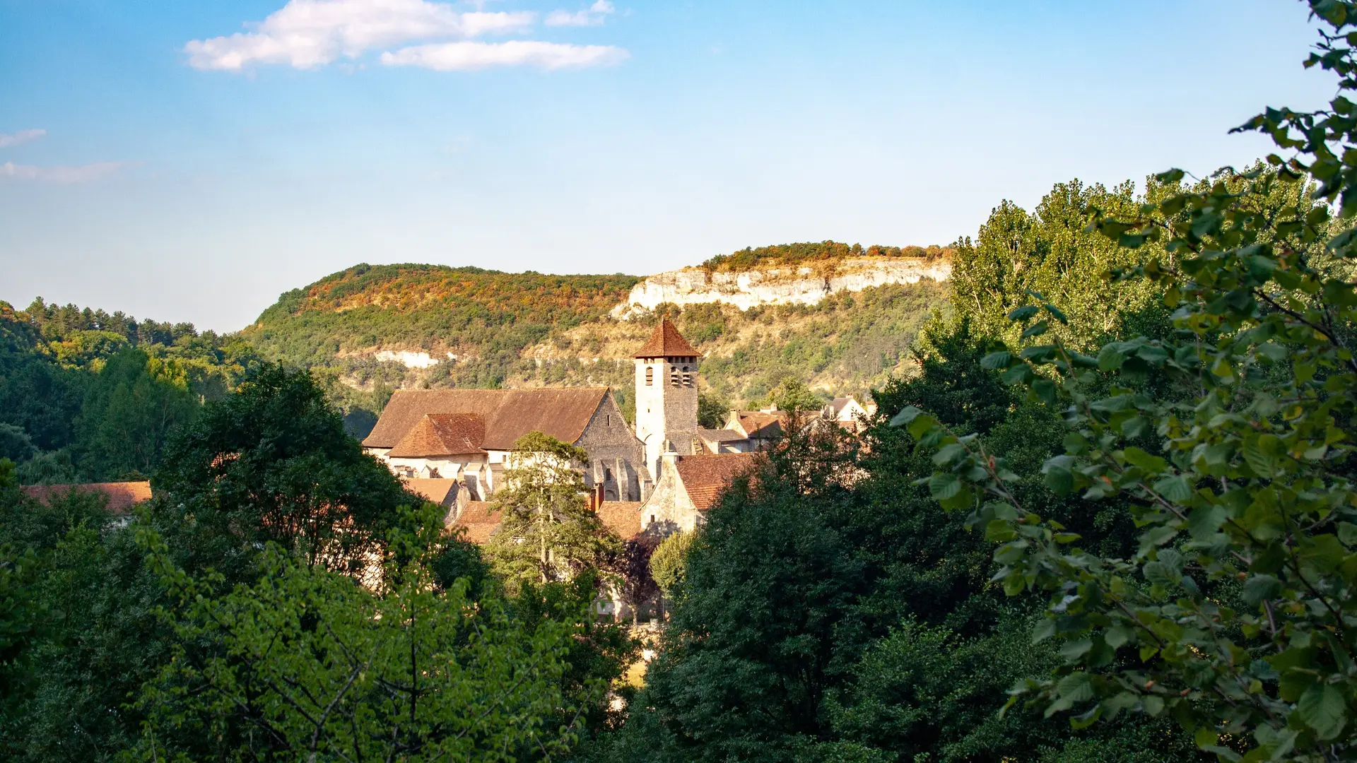 Vue sur le clocher de Marcilhac-sur-Célé