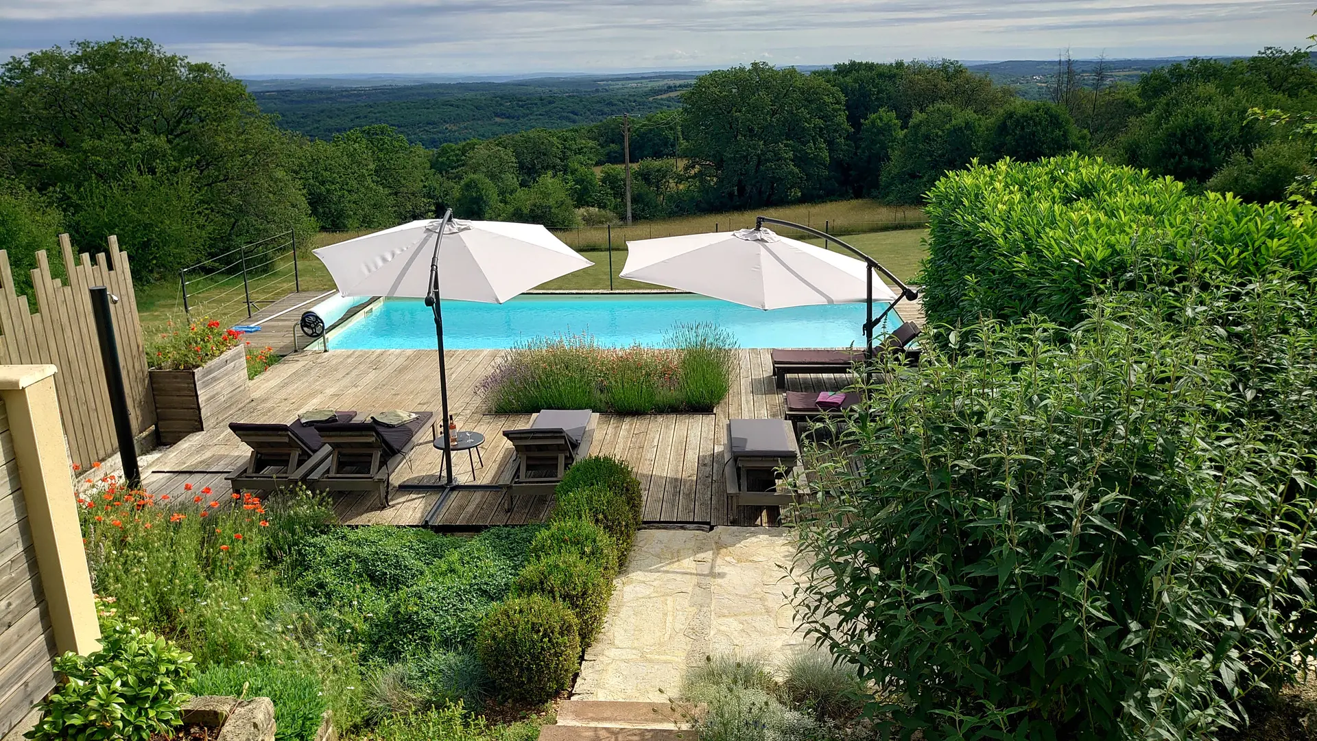 Piscine et vue