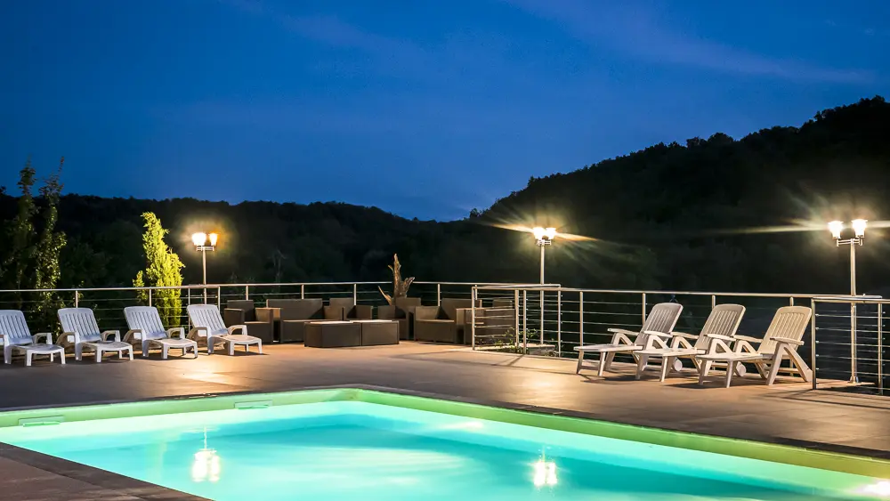 Piscine en nocturne